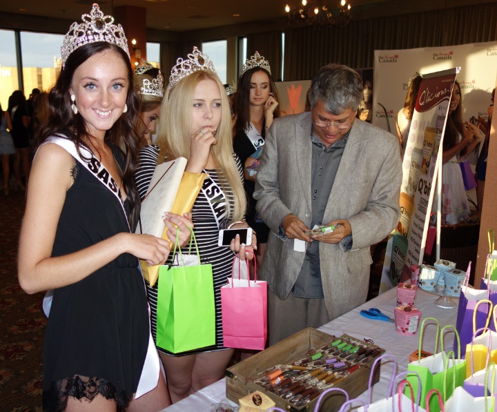 Sam Dhutia from Sweets Canada donates gourmet chocolate bars